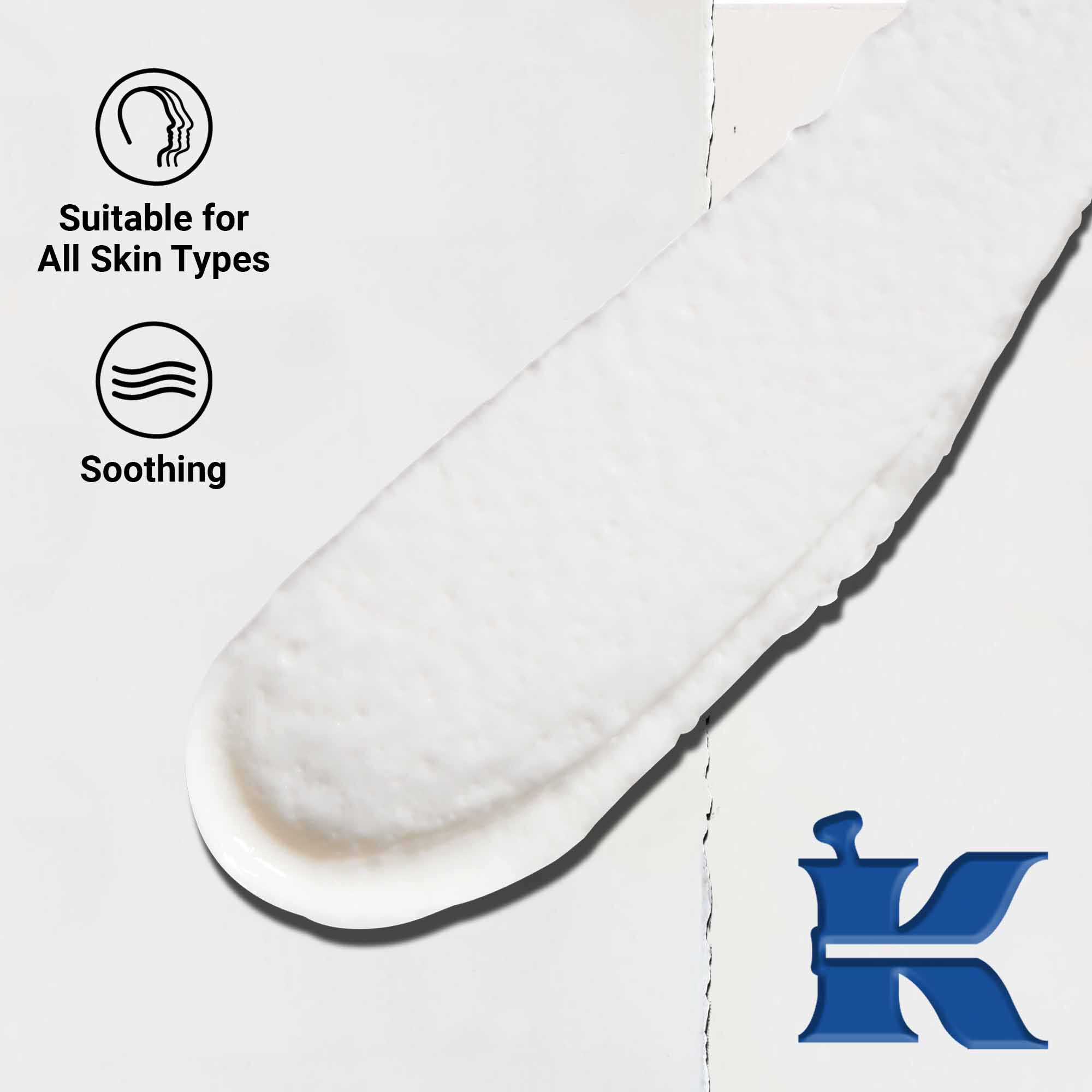 Bližinski posnetek teksture Ultimate Brushless Shave Cream White Eagle. Besedilo poudarja primernost za vse tipe kože ter njeno pomirjujočo in nedražečo formulo.