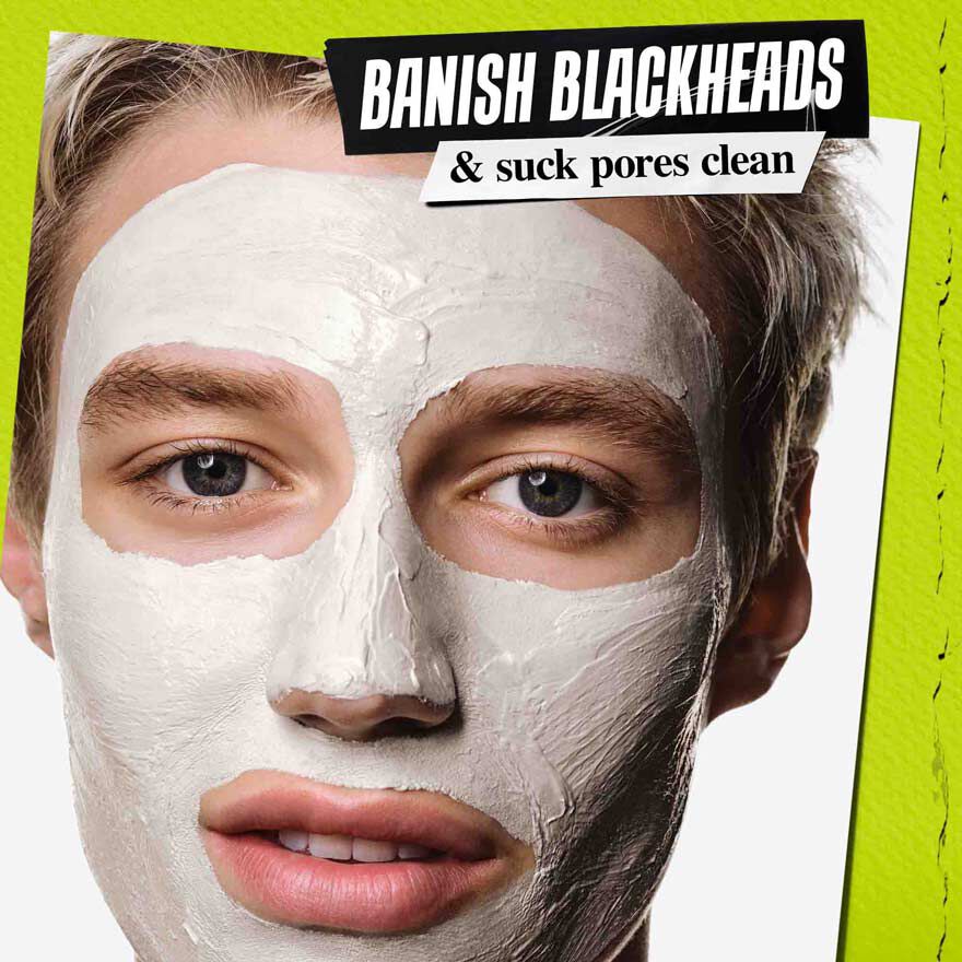 Model z nanešeno masko Kiehl's Rare Earth na obrazu – očisti pore v samo 10 minutah