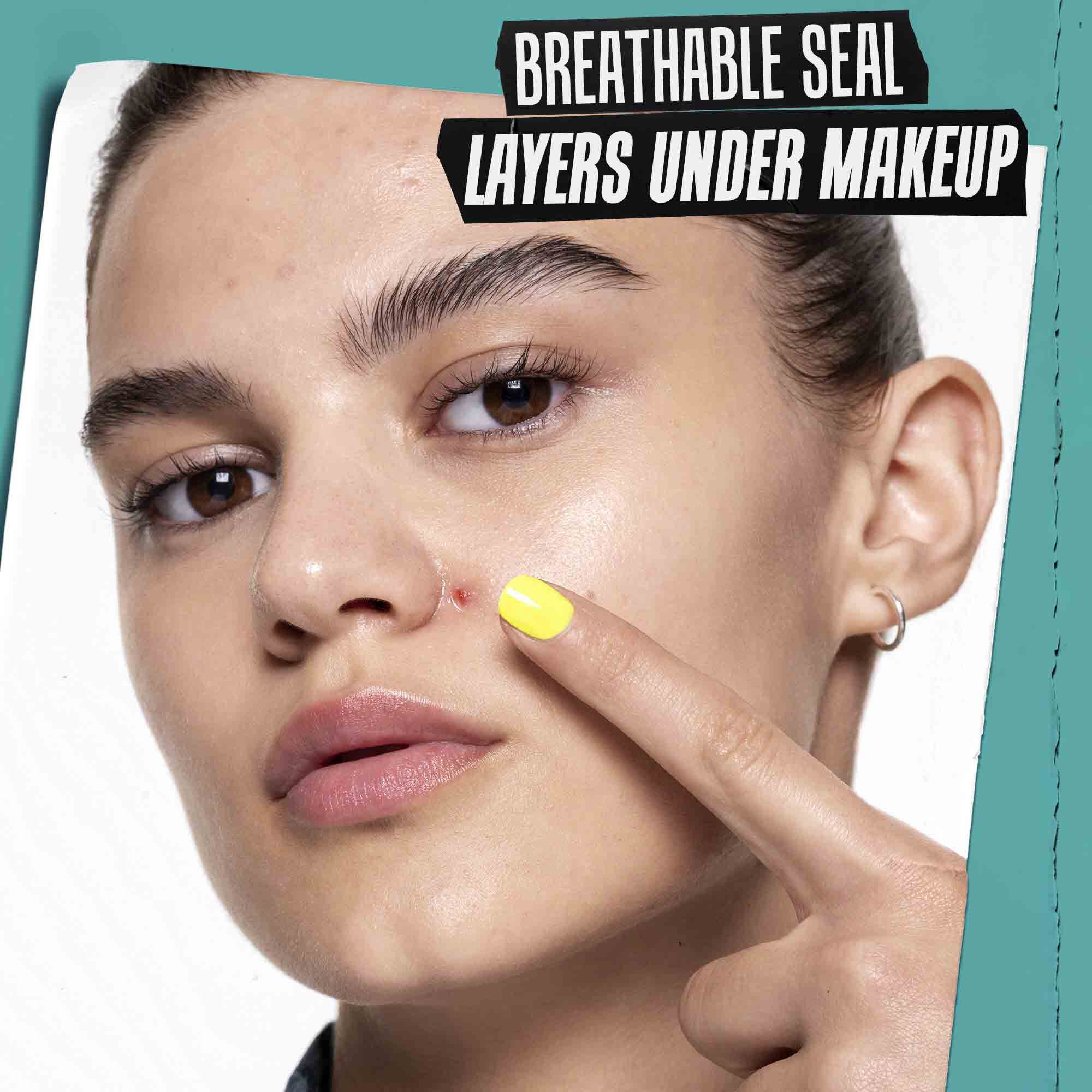 Nanašanje Truly-Targeted Blemish-Clearing Solution na kožo.