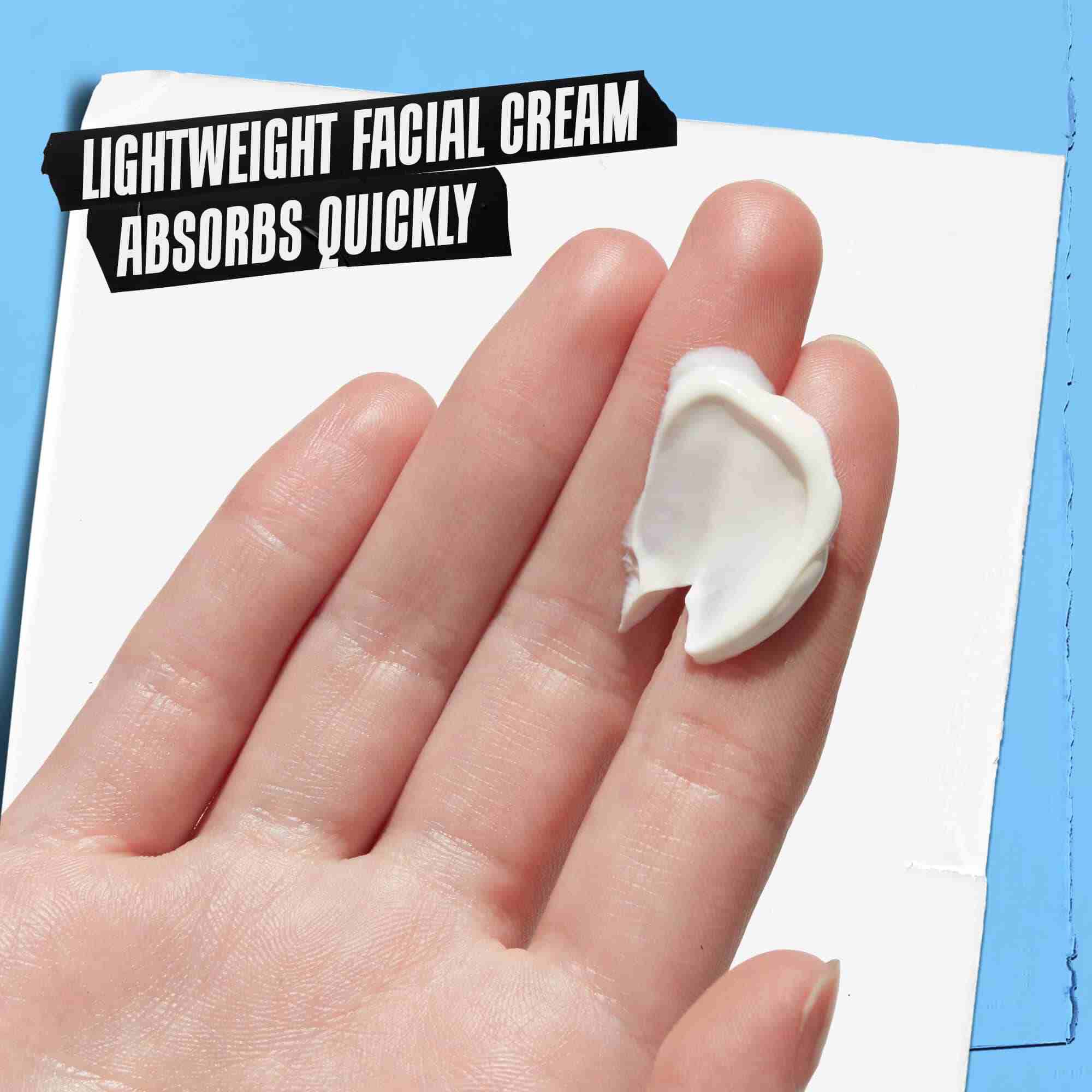 Dlan nanaša Ultra Facial Cream SPF 30 z oznako »Lahka krema za obraz se hitro vpije.«