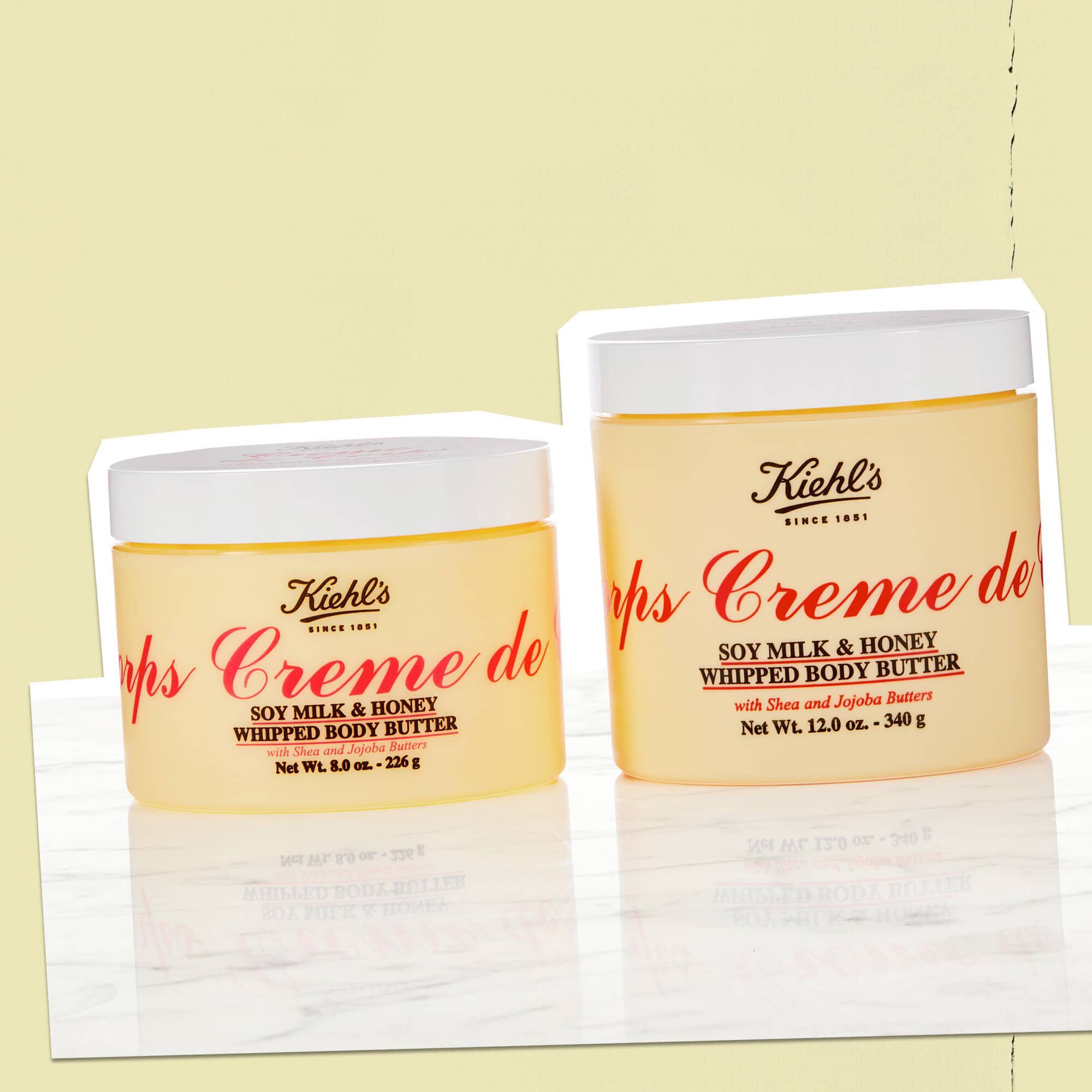 Dve posodici masla za telo Creme de Corps Whipped Butter, ki prikazujeta razpoložljive velikosti